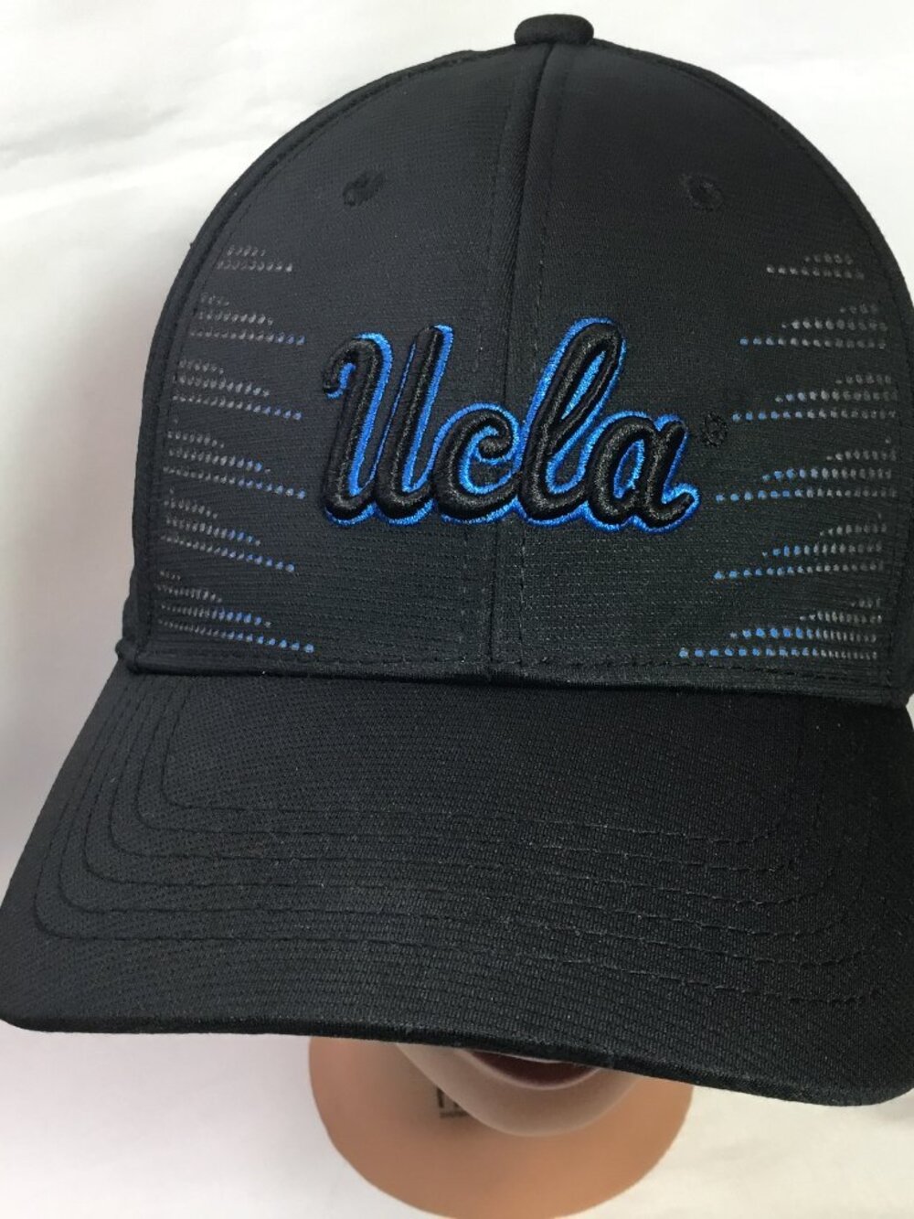 Top of the World Regular One-Fit UCLA Bruins Black Fitted Baseball Cap Adult
